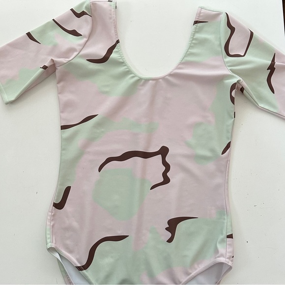 Wave leotard in pistachio - Picture 3 of 5